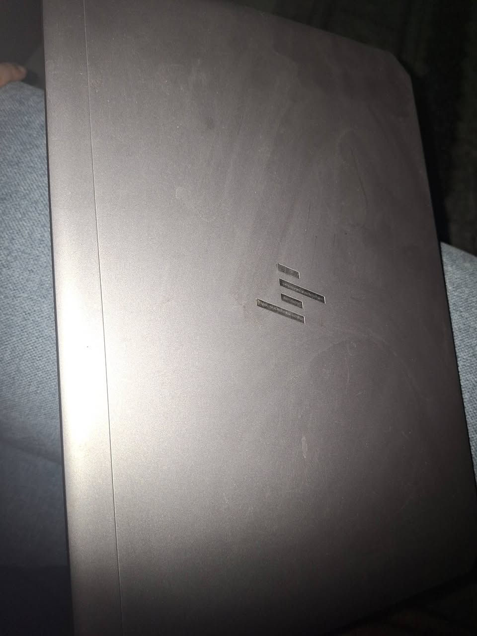 سلام عليكم لابتوب hp zbook 15 g5
نظافة 80% شاشة 15.6 إنش

فئة Workstation احترافية

Intel Core i7  H جيل الثامن
شاشة fhd

NVIDIA Quadro – 4GB p2000

سعر 400 قفل

تواصل ***********
حقيبة +شاحنة الاصلية
