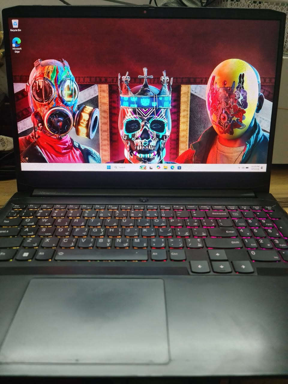 السلام عليكم شباب 
لابتوب الكيمنك من لينوفو Ideapad Gaming الاحترافي 
لابتوب نظافه جيده بدون اي خلل
 يوجد خدش نتيجه احتكاك الشاشه بالكيبورد بالوسط غير مؤثر
كما واضح بالصوره بخلفيه بيضاء
ياتي بالعتاد الاتي

شاشه 15.6 انش معدل تحديث ١٤٤ فريم الوان نقيه 100%SRGB 

معالج خارق من AMD 
RYZEN 7-5800H 16 CPU 5.1GHZ BOOSTED 
فئه H للاداء الثقيل 

كرت شاشه منفصل احترافي من انفيديا نوع 
RTX 3050 TI-4GB

هارد 256M.2 بالاضافه الى تيرا نوع SATA 
كيبورد RGB تفاعلي كيبورد عربي 
صوت ستيريو محيطي
السعر ٧٤٥ الف فقط 
بغداد قرب البياع و متوفر التوصيل 
***********
