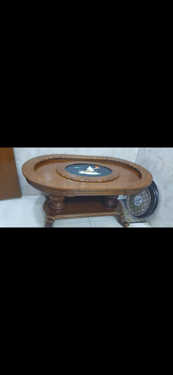 طاولة طعام مستعملة بدون كراسي سعر ١٠٠ بيه مجال مكاني بصرة دور الصحة ***********
