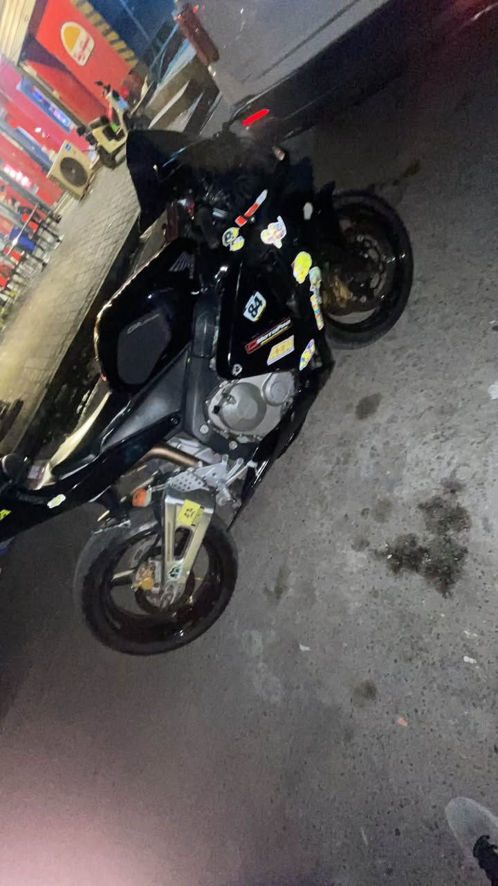 CBR600RR • 2006 • مكينة تحتاج تنظيف