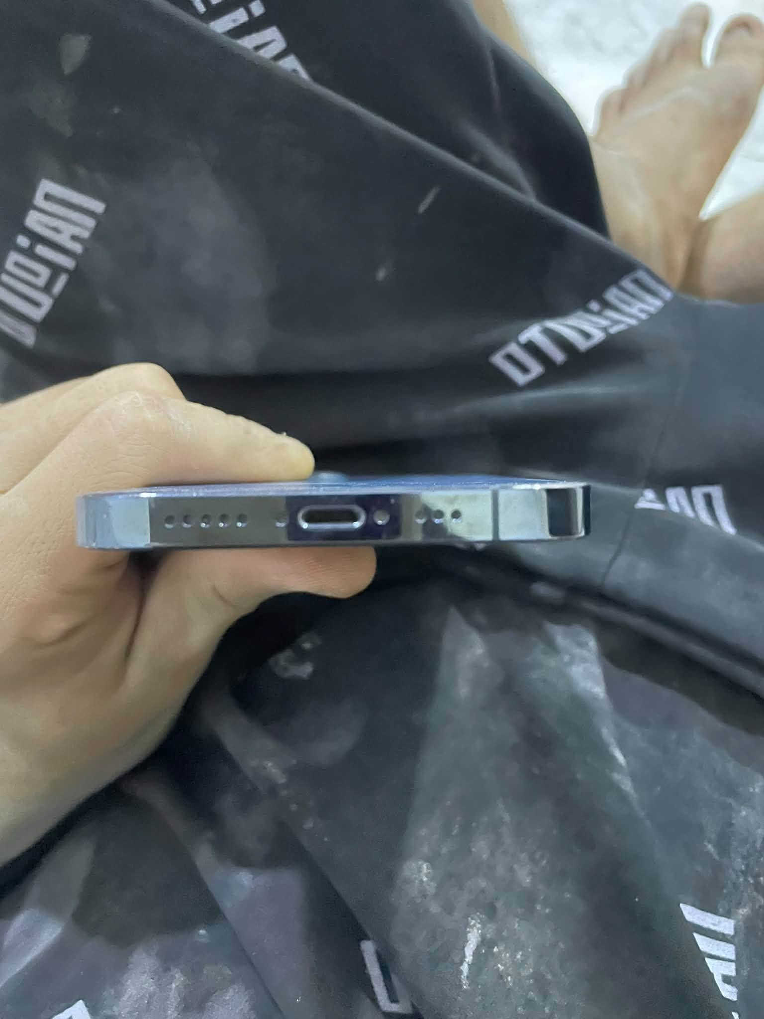 اسلام عليكم ايفون 12برو ذاكره 128🔋76بس شويه فوك شاشه شخص شخطتين بي كلشي ما بي شرط قبل اربع شهر اشتريتو من واحد مشتري من شركه واالله كلشي ما مفتوح ولا شي كلشي شغال سعر300بي مجال  .تعال خاص او راسل وتساب فقط***********

