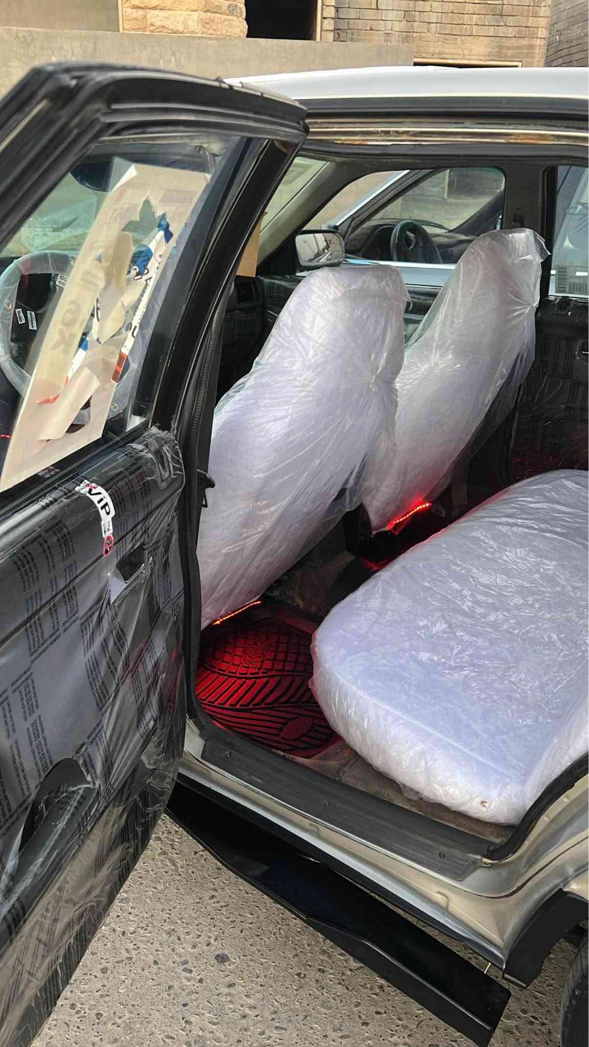 السلام عليكم 
للبيع مازده 626
8بخ نوزل المرغوب
رقم صلاح الدين دولي شرط التحويل
صبغ عام للجماليه 
غرفه جديده 
كير ومحرك فول 
كهربائيات كلها شغاله
تايرات نص عمر
صدر فول
للسياره حلوه وكاعده احلا من الصور
السعر 34 وبيها مجال 
للاستفسار الاتصال ***********
مكان السياره صلاح الدين العلم تكريت, صلاح الدين
