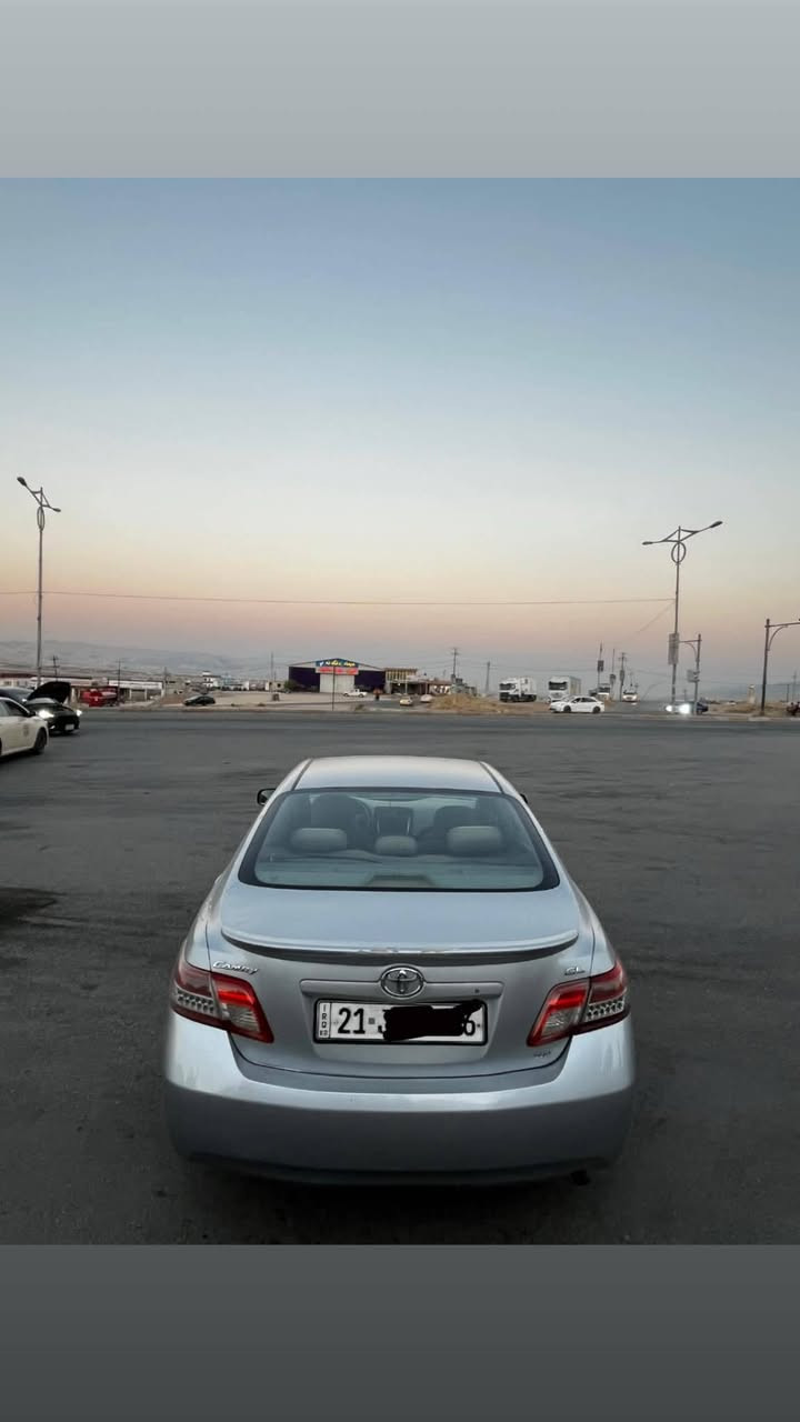كامري موديل 2010 ثلاث قطع امبدل بدون دواخل كير و محرك وتبريد مضبوط وتحويل فوري السعر 105$وبيها مجال ***********
