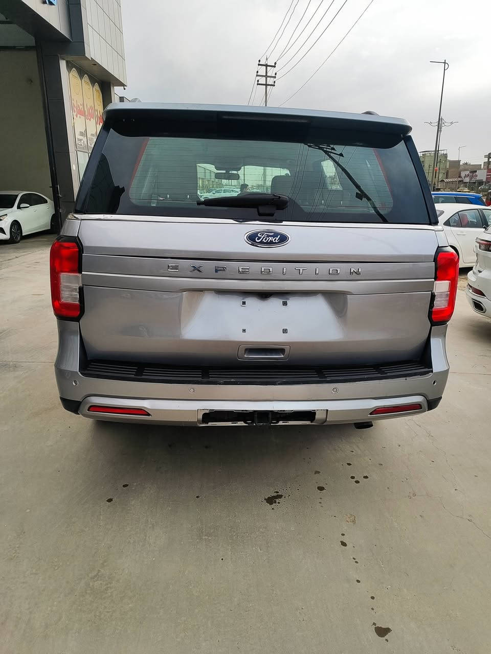 فورد اكسبديشن بترا المرغوب
🟢 Ford Expedition 2024 Xlt

حجم المحرك V6 سلندر (3.5L) توربو
عداد المسافة15  ميل / زيرو 
عدد المقاعد 7 راكب

🔴 المواصفات : فول عدا الفتحة
بصمة تشغيل - بصمة ابواب- تشغيل عن بعد- صندوق شفط كهربائي- رادار امامي (تحديد مسار)- رادار جانبي (نقاط عمياء)
رادار خلفي (التحذير من الاصطدام) -تحكم وضعيات القيادة Drive modes - شاحن موبايل Wireless 
كشنات جلد- كشنات تدفئة+ تبريد
كشنات خلفية تدفئة 
سستم سماعات Bang&Olefsen
تحكمات - اوتو بارك Auto Park - اوتو ستارت Auto Start
اوتو ستوب Auto Stop- اوتو هولد Auto Hold
منافذ AUX+USB- مانع انزلاق+ABS
وبقية المواصفات المعروفة
رقم بغداد بأسمي
———————-
صور الحادث مرفقة
للاستفسار اتصل او تواصل واتساب
***********

