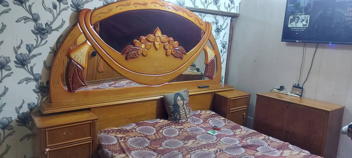 غرفة صاج مستعملة نضيفة للبيع نضافة ورزانة ***********
