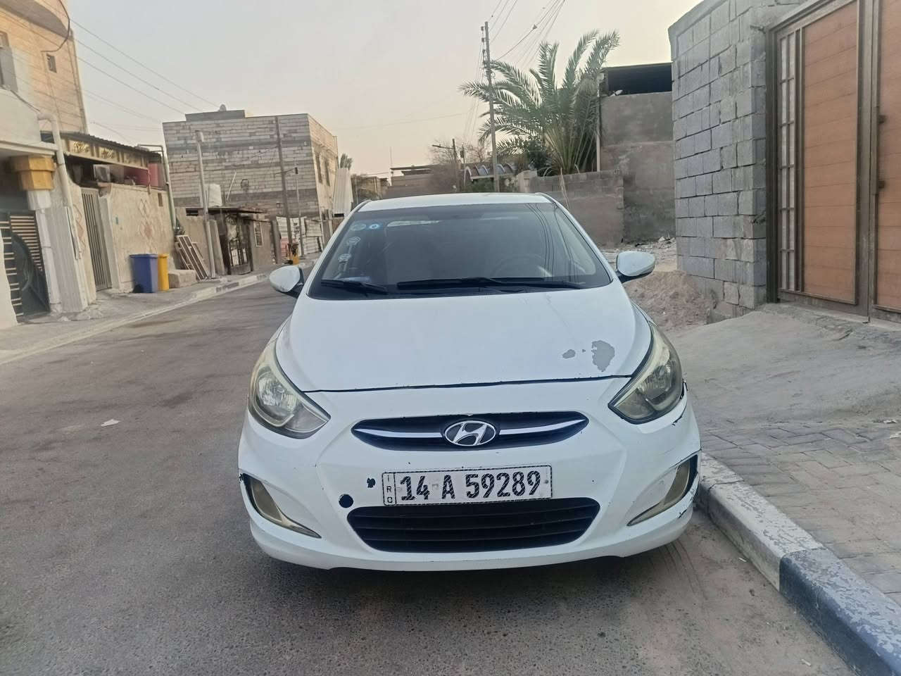 السلام عليكم
اكسنت موديل 16 خليجي للبيع 
بيه قطع صبغ متفرقه ابيع صبغ حزام 
محرك 1600 دوش جديد صارله شهرين تقريبا 
وبيه ضربه من الخلف والسيارة نظيفه وتبريد شغال وما بيه نقص وكلشي موضح علمود السيارة وهذا سونار مالها جديد لا تراسل وتكلي شنو بيه ما بيها كلشي موضح اخي 
وتجي وتشوفها وين تريد تفحص افحص السيارة ، لا بياع شراي ولا شي ، جناي وجنت اشتغل بيه تكسي 

والسعر 75$  للبيع فقط ، لحد يكسر بالسعر الف رحمه على روح والدي هذا سعر عجبك اتصل وتدلل 
رقم ***********
او راسلني على فيس موجود 
مكاني محافظة البصرة القبلة حي الشهداء
