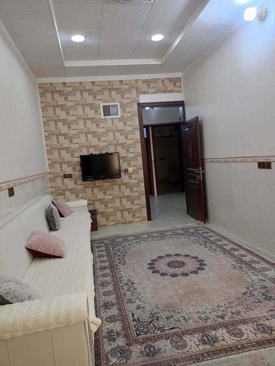نــرخی220گـڵاومعلـەلــەڕزگاری گـەرەکی سـەنگــاوەکـــــان 
پــــــەلـــە بــکەو فـەریای کەوە لـەدەستێ خۆتی دەرمــــاکـە
ئـەم خـانوو پـشتر نرخی‌3دەفـتەر بـوونرخیمان دابزاندە👉
 خانو بۆفرۆشتن ڕزگاری گەرکی سەنگاویەکان نزیک مزگەوت پیشەو ا نزیک بـەرمبەر مزگـەوتی عـمری گــــــــــێژ  جادەومارکیت ئارۆ خانویەکی فول مواسەفات بازاڕی نیە خاوەنی بەتایبەت بۆخوی دروستی کردوە تابڵێی تازەیە خاوەنی لەبەرپیویستی ئەیفرۆشێ خوارنرخی بازاڕ 120مەترە لەکوڵان نیەلەفەرعی ڕیسیە نرخی خانو 220گەڵاو مەعاملە ژمارەی خاوەنی خانو ***********   *********** هێمــــــــــــــــــــــن
