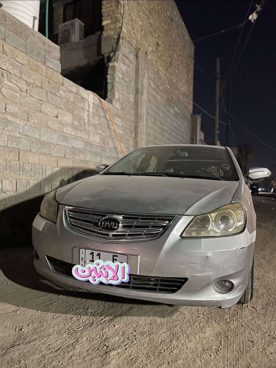 السلام عليكم……
بي واي دي g3 ٢٠١٣ بغداد 
فول مواصفات 
بصمة 
فتحة 
كاميرا وحساسات خلفيه 
كير اوتو المرغوب 
مكينة ١.٨
تبريد فول ثلاجة سيارة جاهزة من كلشي استخدام شخصي ماشيه ١٤٩ حقيقي 
تخم تاير جديد 
باتري جديد
ادامه كاملة 
داخل جلد غرفه جديده جداً 
سعر ٤٨ 
مكان سياره بغداد. 
***********

نص مكتوب في الصور:
- الايثاين
- الايثنين