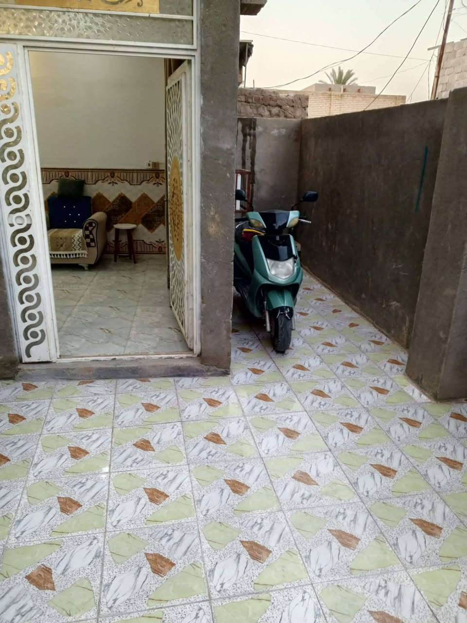 السلام عليكم
بيت للبيع زراعي المساحه ١٨٠ متر العنوان بالسده حي النصر الاول كاع ابو مكي الحمداني البيت طابقين بناء جديد تفاصيل البناء رباط ارضي بناء بلوك والسكف صب يتكون من / غرفتين + صاله + ستقبال + مطبخ + مجمع صحيات + طارمه / الطابق الثاني غرفه + بيتونه السعر المطلوب ( 48 ) مليون وقابل لتفاوض الاستفسار اكثر / *********** // ***********
