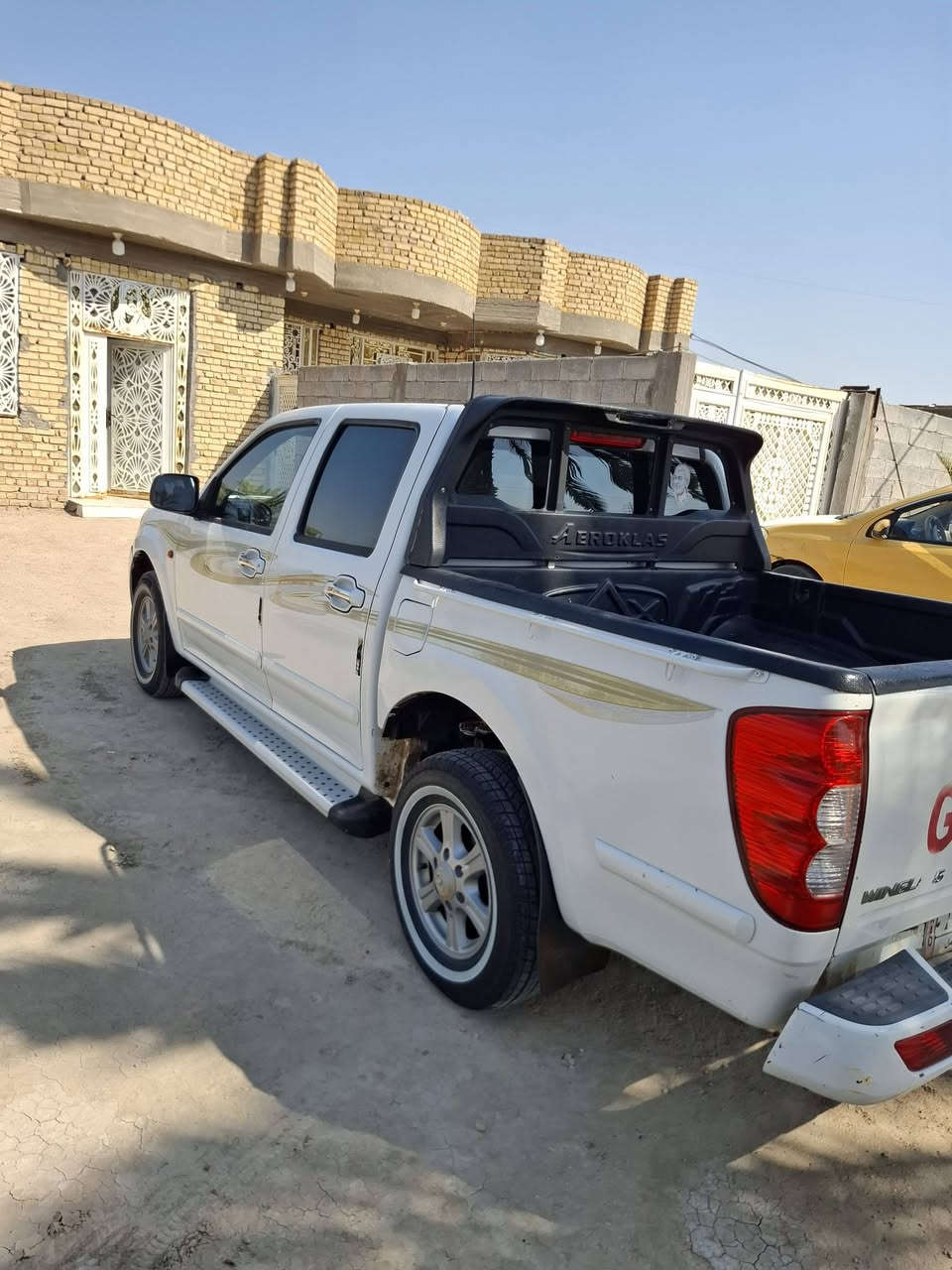 سلام عليكم لبيع اكريت ٢٠١٥ رقم مثنى سنويه ٢٩ سياره جديده كلش مكينه كير حداديه تخم تاير بيه صبغ بلبنيد وطرف جاملغ فقط وباقي كفاله عل وضع شركه استخدام شخصي مكان سماوه السعر ٦٨ ستفسار ***********
