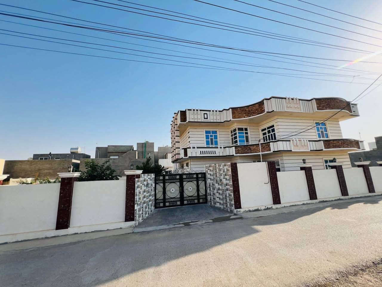 🏠 البيت للبيع مكان مميز 🏠
📍موقع الرمادي مدخل الرمادي الشرقي الواقع على طريقين السجاربه القديم والجديد 

مساحه الارض الكليه (٦٥٠) مساحه البناء (٢٦٠) 

علما ان البيت  طابقين ومؤثث بالكامل  

الاستفسار على السعر اتصال 📞 

‭***********‬

@إشارة
