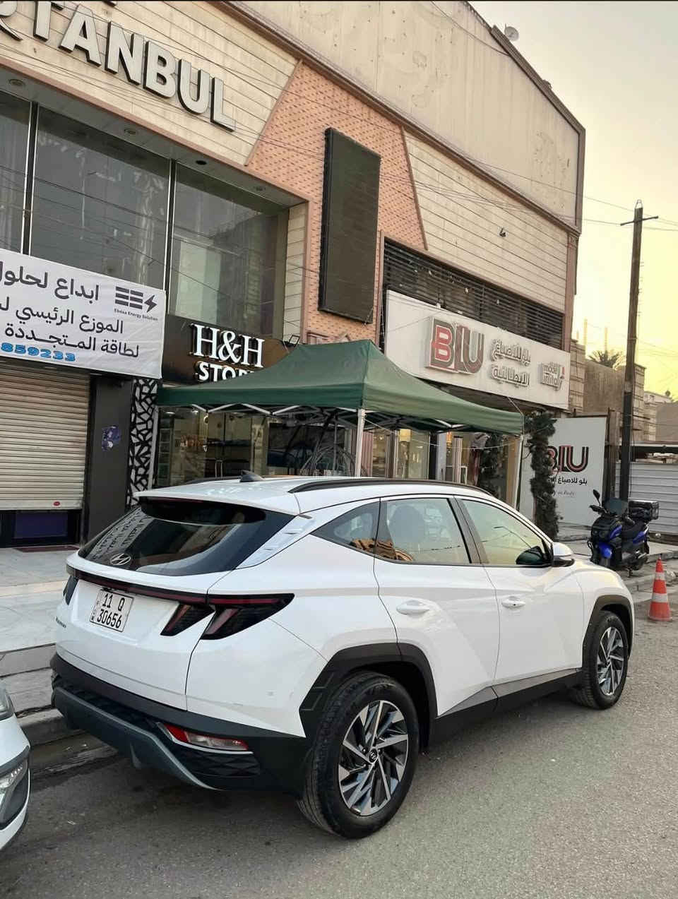 السلام عليكم 
للبيع توسان موديل 2024 
خليجي كفاله عامه 
نص فول 
ماشيه 50 و قابل للزياده 

السعر 185 
مكاني بغداد اليرموك 
***********
***********
