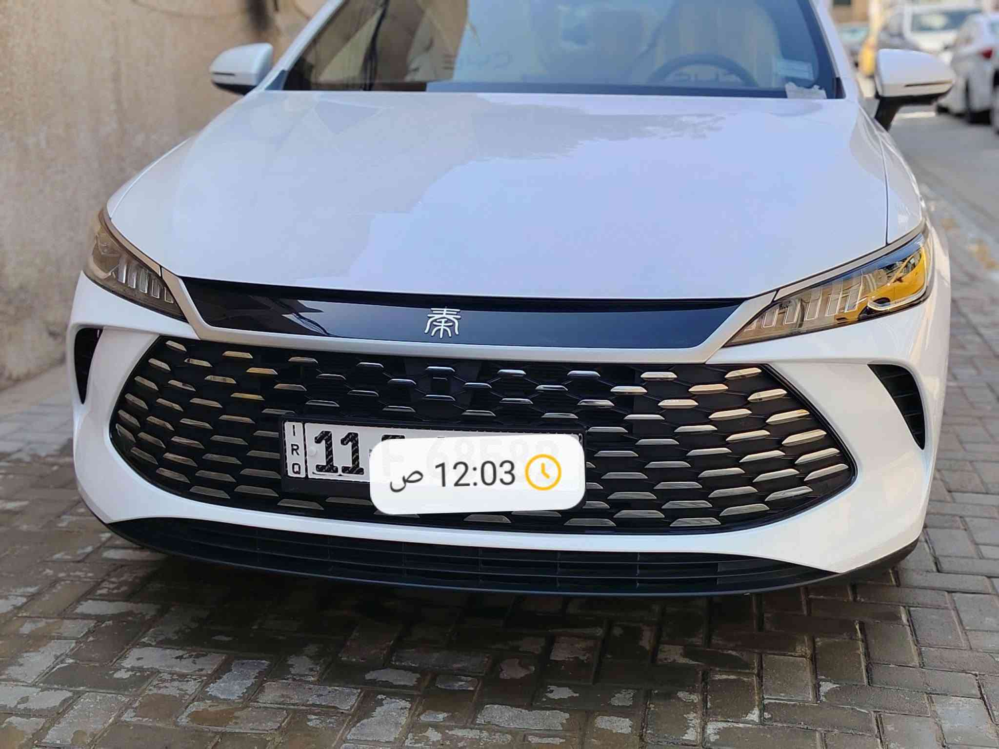 ✅✅بي واي دي  BYD Qin Plus   داخل أبيض
✅✅سنة الصنع 2025  ماشية 2000كم وقابلة للزيادة 
✅✅حجم المحرك 1500cc 
✅✅بطاريه ليثيوم شفرة byd 
سيارة سيدان مدمجة بنظام هايبرد PHEV 
✅✅تجمع بين محرك بنزين هايبرد   بلكن ومحرك كهربائي
✅✅ بطارية ليثيوم شفرةbyd تدعم الشحن السريع
✅✅ شاشة   إنش بنظام ملاحة وتحديثات OTA
✅✅ نظام صوتي بـ6 مكبرات صوت + ميزة الكاريوكي
✅✅ حساسات وكاميرا خلفية – مثبت سرعة – مقاعد جلد 
✅✅ تصميم خارجي عصري بمصابيح LED ومقصورة عازلة للصو
✅✅اوتو ستوب
✅✅حساس خلفي 
✅✅اوتو هولد AUTO HOLD 
✅✅هند بريك بصمه 
✅✅تشغيل السياره بصمه مع
 كارت دخول ذكي
✅✅مقاعد جلد 
✅✅لايت زينون 
✅✅لد نهاري LED
✅✅بك لايتLED
✅✅3انضمة للقيادة 
✅✅مانع تزحلق
✅✅مثبت سرعه  Cruise 
✅✅تشغيل عن بعد 
✅✅شاشة ذكية
✅✅ سعة الخزان 65لتر   اتمشيك 2100 كم
مكاني بغداد الزعفرانية الاتصال واتساب 
***********

نص مكتوب في الصور:
- 12:03 ص
- 12:04 ص