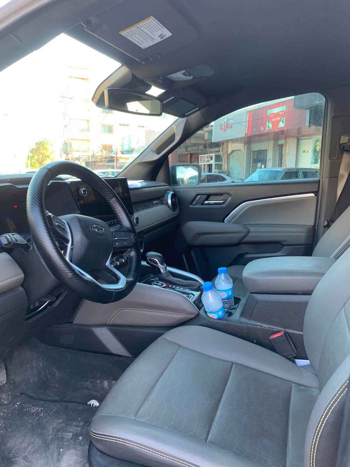 chevorolet colorado 2025
کوردی /
کۆد /531# 
مواسەفات / zr2 
مەکینە / 2.7twinT کەپس
ڕۆیشتن/ 6.000km
2 شوێنی pdr    سەرە شانسی ڕاکێشراوە .. ئێرباگ  سوکان و شان
       ڕقم کاتی  ۲ مانگ
نرخ/ 32500$  
ناونیشان/ هەولێر
واتساپ/

***********
***********
***********

عربی/
شۆفرلیت کۆلۆڕادۆ
۲ مکان pdr   رئس شانسی سحب بدون صبغ  ئێرباگ ستیرن و تکمە 
مواسفات / zr2
محرک /v4 2.7 twin T  کبس
فحس موقت  شهرین

سعر / ۳۲٥ ورقە
عنوان/ اربیل
واتساب/

***********
***********
*********** أربيل, العراق

نص مكتوب في الصور:
- #532
- Pdr