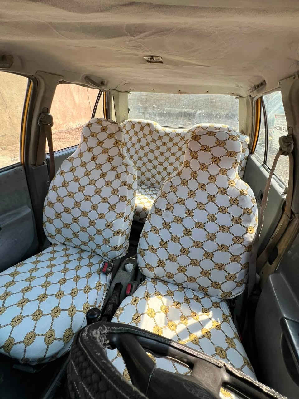 سلام وعليكم سايبا للبيع موديل ١٢#السعر: 20وبيها مجال حك الجيه 1مكينه توني مجفتها بدون خياس وضربة كهربائيات بلاد مشط جديد ادريمات جد بربرين ايضاً جديد كمبريسر +بطل+رديتر تبريد جديد ماشدهن تحويل ثاني يوم عليه غرامة ١٠٠ وهيئة ١٥٥ ع المشتري مكاني حله 
التواصل ***********
تم التنزيل عندي ظرف والله الرحم الرحمين
