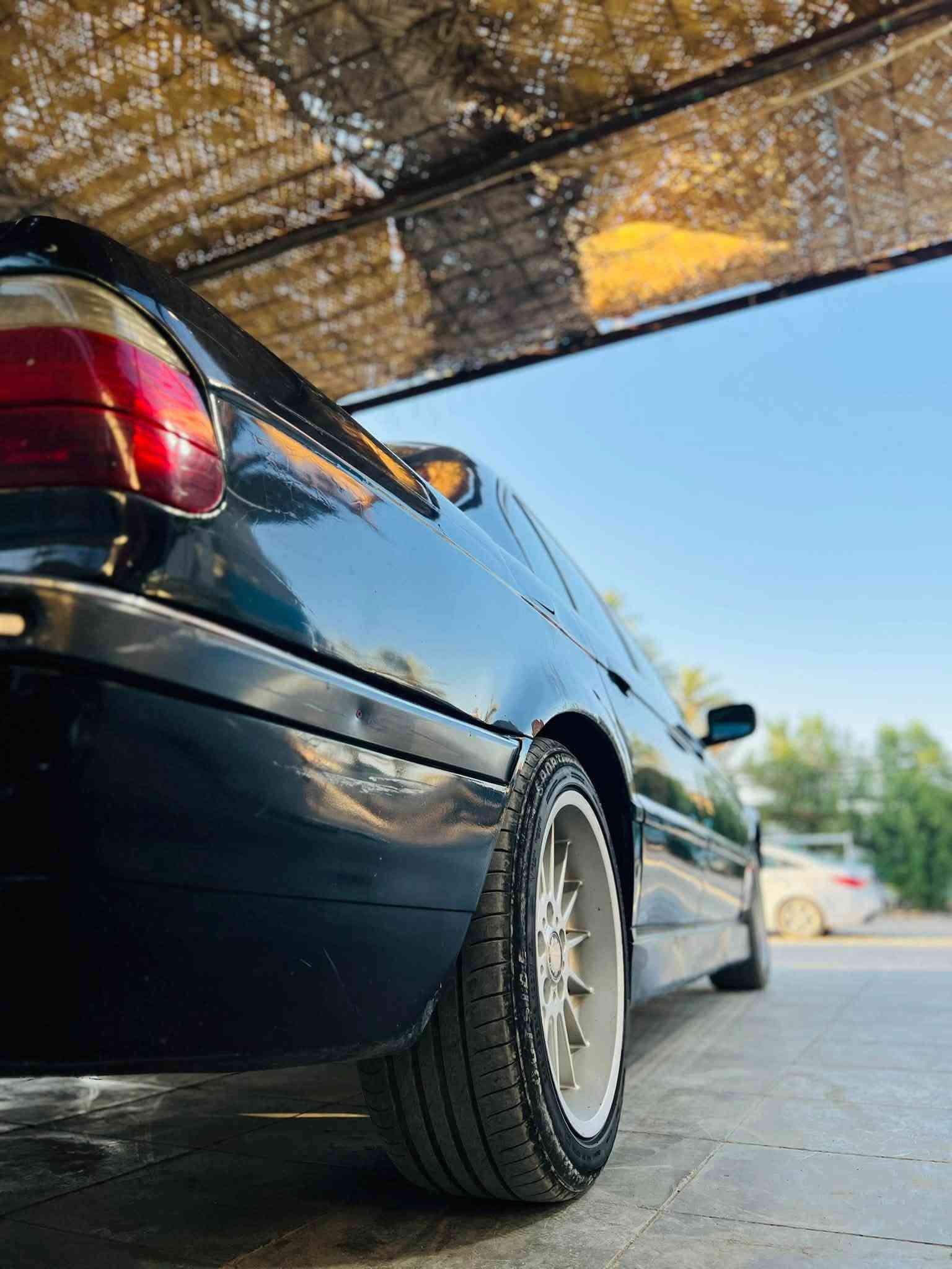 ⸻

🚨 للبيع BMW E38 موديل 1999 – 740i 🚨
🔥 ماكينة 4.4 V8 – سيارة مميزة جداً ونظيفة
شكل موديل 2000
للبيع BMW E38 موديل 1999، سيارة مرتبة ومحافظة عليها، وحالتها ممتازة، ومناسبة جداً لعشاق الـ E38 والـ BMW الكلاسيكية.

🔹 المواصفات والتجهيزات:

• ماكينة 4.4 V8
• الماكينة والقير بحالة ممتازة
• دينمو جديد
• منظومة الماء جديدة
• السيارة خرسة وهادئة وما بيها أصوات مزعجة
• داخلية جلد أسود نظيف جداً
• ستيرن صاجي أصلي
• كشنات كهرباء
• حركه/تحكم كهربائي حسب التجهيز
• بردة كهرباء خلفية
• حساسات خلفية
• تبريد مناخين
• التكييف شغال وبارد جداً ❄️
• ويل أصلي Alpina 18
• لايت زينون
• كهربائيات السيارة كلها شغالة
• السيارة محافظة ومعتنى بها

🛠️ السيارة عناية مهندس حسين المميز
السيارة ما يمسكها إلا مهندس حسين المميز، وهو المسؤول عن صيانتها ومتابعتها.

📌 سيارة نظيفة ومميزة، .
🔥 E38 … هيبة BMW.

للتواصل والاستفسار:
📞 [***********[

