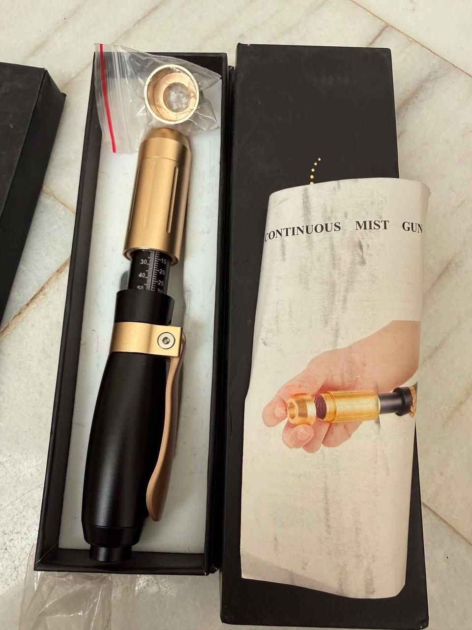 ✨ Hyaluron Pen – قلم الهيالورون ✨
💉 جهاز حقن بدون إبرة تقليدية، مخصص للاستخدامات التجميلية والاحترافية.
🔹 تصميم أنيق وسهل الحمل والاستخدام
🔹 يأتي مع ملحقاته
🔹 مناسب لعيادات ومراكز التجميل والمختصين
🔹 خيار عملي لإجراءات الفيلر غير التقليدية
📦 الجهاز متوفر للبيع
📩 للاستفسار عن السعر والتوصيل الاتصال على الرقم

 ‏‪***********‬‏

