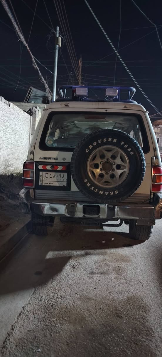 السلام عليكم متسيبوشي باجيرو مديل ٩٧رقم بغداد كير اتماتيك محرك بطة داخل حلو مسجل شاشة  تيرات انضاف السيارة جاهزة وياهة دعاميات بل جمطة وهواي غراض وياهة بسم جيرانة شرط علا مكاتبة مروري تحويل نفس اليوم بيهة سيبايا جبيرة السعر ٢٥ وعليهة ٦٠٠غرمات علا مشتري مكاني الزعفرانية ***********

