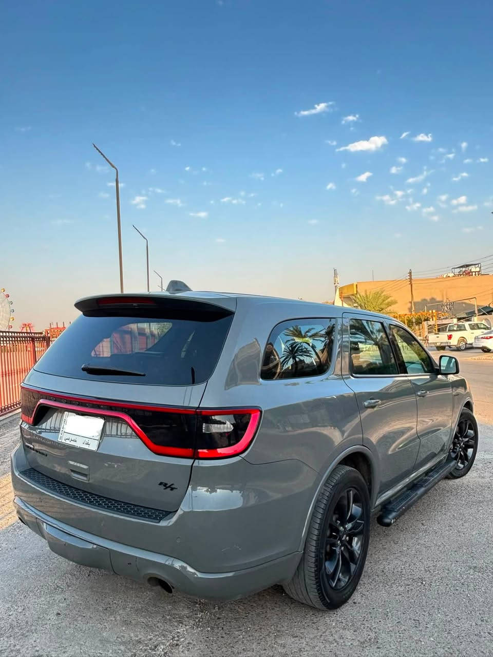 2021 DODGE DURANGO R/T
دوج دورنكو موديل 2021. ارتي

المحرك :V.8 .5.7L .

العداد :94.301 كيلو 

اللون. :اسمنتي داخل احمر بلادي

المواصفات :

مصابيح امامية زنون .

مصابيح امامية مع LED .

تشغيل عن بعد .

ويل قياس 20 أنج .

صندوق كهربائي .

بلوتوث تلفون .

محدد سرعة .

حساسات مع مانع تصادم خلفي .

كاميرا خلفية .

كير شفتر ستيرنك .

تدفئة المقاعد .

تبريد المقاعد الامامية

مقاعد جلد . Vip

مقاعد امامية كهرباء

ذاكرة لحفظ وضعيات الجلوس (ميموري).

استيرن كهربائي وتدفئة بالستيرن. اخوان السيارة فول مواصفات رادار امامي 

سياره بيها منضومة غاز يعني انسى صرف وعطلات واقتصادية

عنوان : بغداد 

***********

سعر 24.000 بيها مجال ترهم مراوس حسب قناعة
