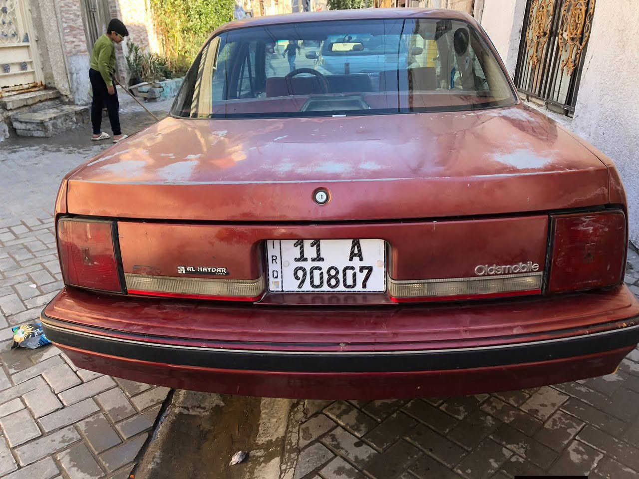 السلام عليكم اولدز للبيع موديل 90 رقم بغداد انكليزي باسمي كير ومكينه وتبريد كفاله بلكات جدد باتري جديد منضومه زنون اصلي عالي وناصي سياره بلاديه بيها جراد السعر ب 45 وبيها مجال ***********
