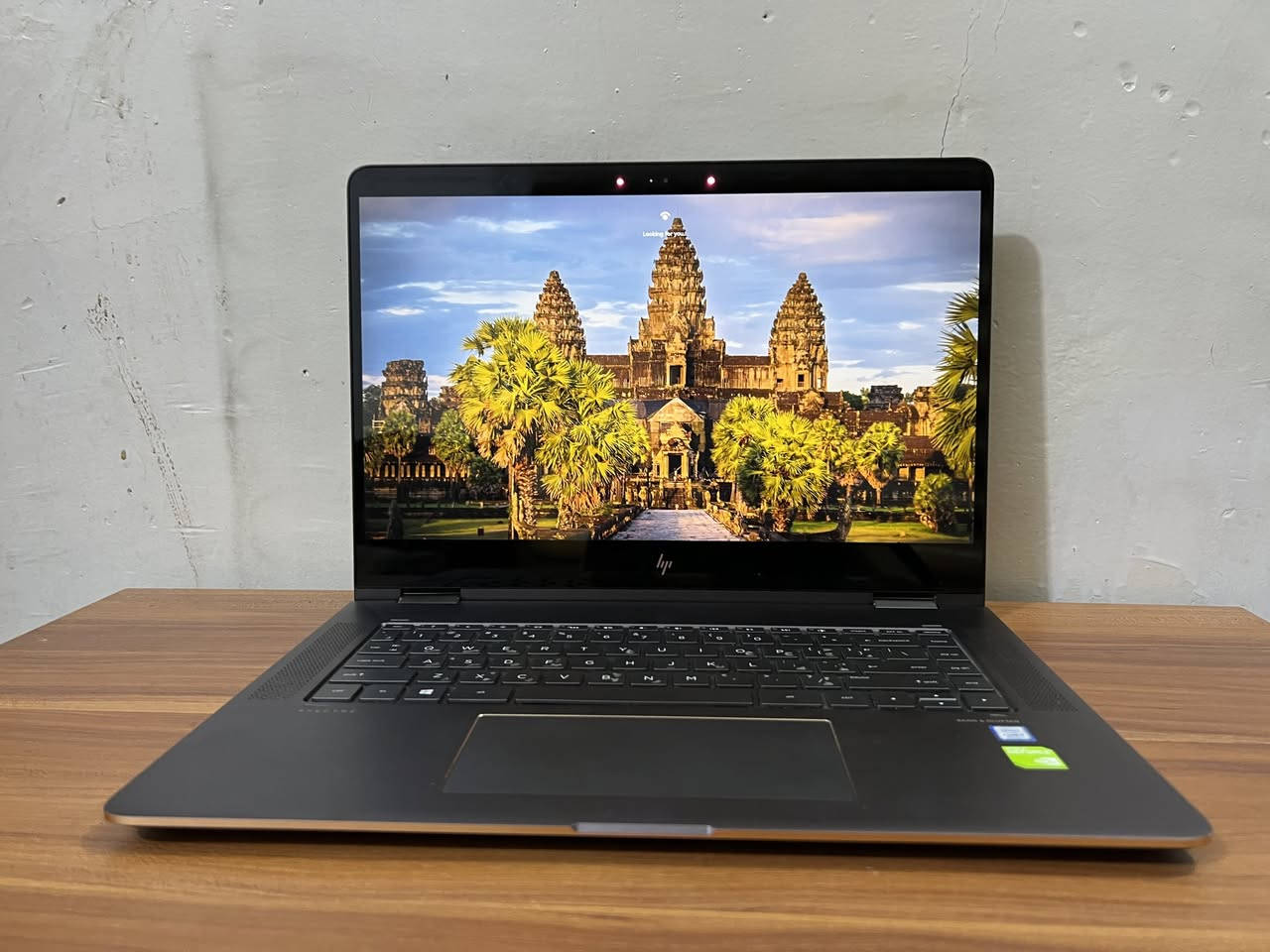 للبيع لابتوب HP Spectre x360 (15-inch)
الموديل: HP Spectre x360
المعالج: Intel Core i7 (الجيل الثامن)
الرام: 16GB
التخزين: SSD بسعة 512GB
كارت الشاشة: NVIDIA GeForce MX150 بسعة 2GB
الشاشة: 15.6 بوصة لمس تدور 360 درجة
الحالة: نظيف جداً
السعر: 700 ألف دينار عراقي
الموقع: النجف / الكوفة (مع إمكانية التوصيل)
للتواصل على ***********
