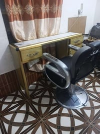 كرسي حلاقة • ٧ او ٩ قطع • شغال