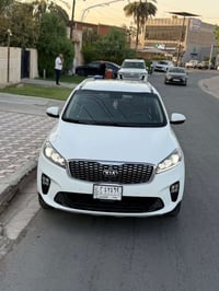 � للبيع كيا سورنتو 2019  ▪️ محرك 6 سلندر 3.3L ▪️ وارد خليجي ▪️ ماشية 8...