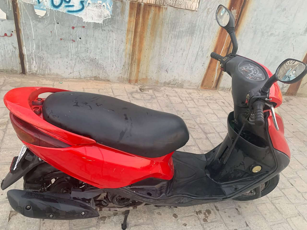 سلام عليكم دراجه بريز
نظيفة كلشي شغال بيها 
سلف وهندر كامل
مكاني بغداد الجادرية
سعرها 400
ليحب يتصل خاص أو على رقم.  ***********
