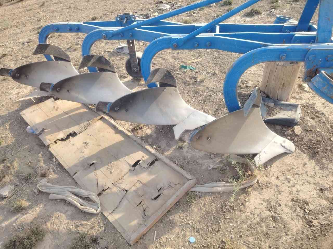 سلام عليكم البيع فدان 11 رباعي البير مكفول الفطر ولاالحيم المكان ديوانيه مكلف بنشر *********** ***********
