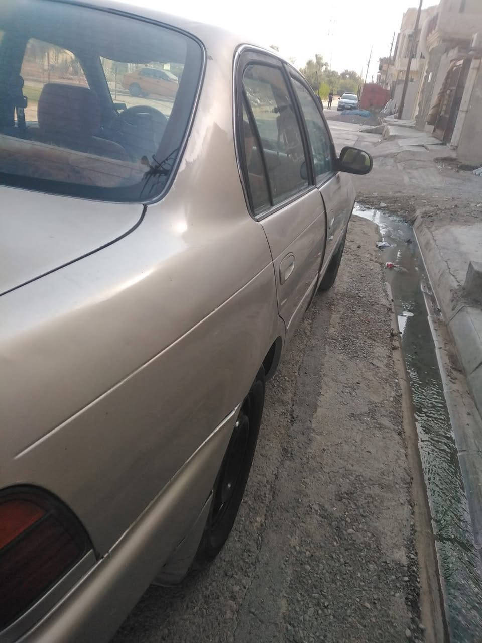 ه سلام عليكم سياره كورلا موديل ٩٢ بيه طخه بسيطه بل جاملغ الخلفي بدون اي دواخل بدون صبغ سنويه جديده سعره ٥٢ وبيه مجال بسيط الرقم ***********
