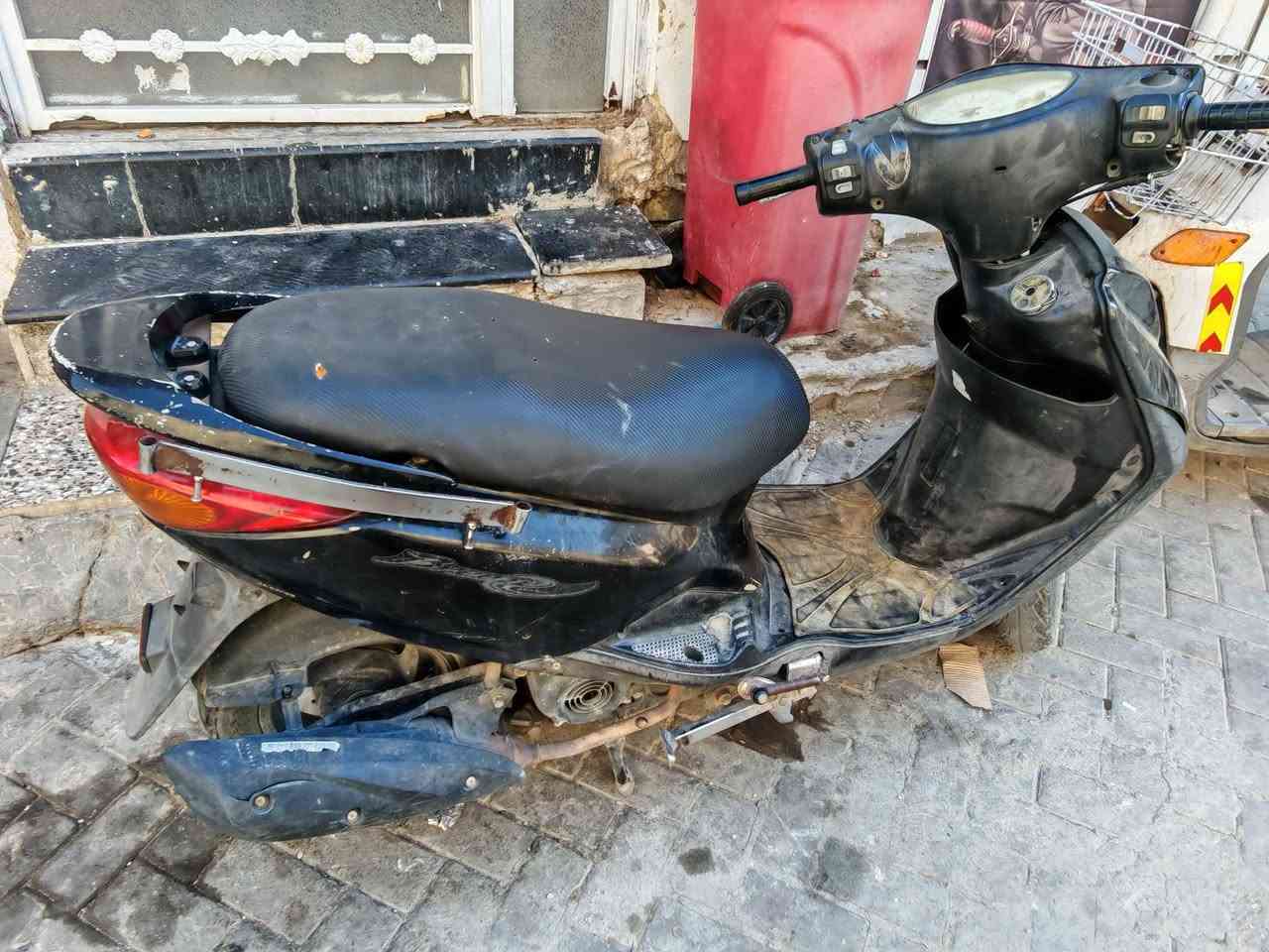 السلام عليكم دراجه لكزس لوزين نظيفه حيل محركه ناعم ما مفتوحه محرك ما مفتوح نزلتها لمبه قبل سبع اشهر وهسه ببيعها يا بعدها شويه ترتيب الكلتش مالتها تعبان السعر700 بها مجال بسيط حق جيد ***********
