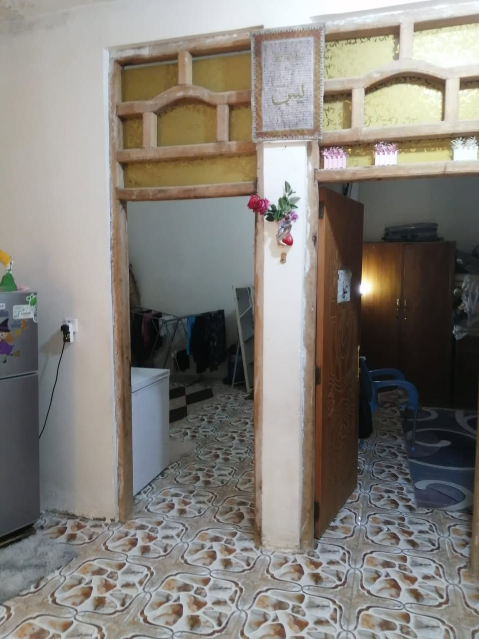 يعرض مكتب بركات الكرار
عن وجود مشتمل للبيع 
مساحه 100م مربع
بناء بلوك وعكاده 
غرفتين وهول واستقبال ومطبخ وبيتونه
قريب عل الشارع شارع ابو محمد الزغبي مجاور ضافر زرزور
طابو زراعي 
سعره 31 وبي مجال للشراي 
الاستفسار عل الارقام 
***********
***********
بأداره حجي محمد الغرباوي
