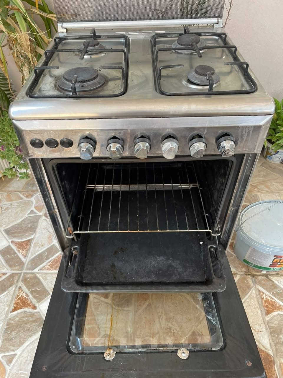 للبيع طباخ موضح بالصور قيم وأخذ بما يرضي رب العالمين تواصل واتساب فقط.. 

***********

