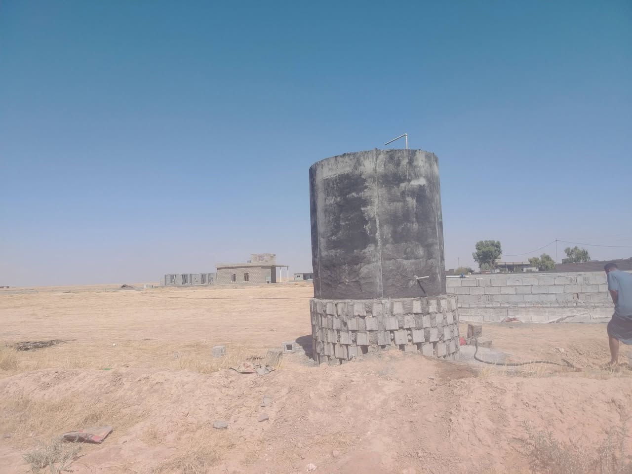 ارض سكنيه للبيع مساحه الارض دونمين اله ربع تبعد عن محطه الرملي 50 متر وعن الشارع العام 200 متر. التفاصيل داخل الفيديو.. ***********📲📞
