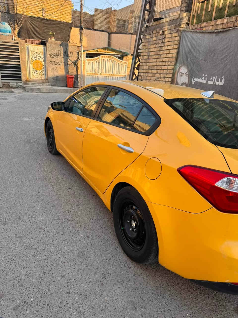 كيه فورتي مديل 2015وارد مريكي حدثه جاملق يسر بدون دوخل لغود شوصي مكفولات كفاله عامه سياره صبغه وحده
تخم تاير جديد صدر مامي خلفي جديد باتري هسه شاده
تبريد صالي سبوع من سويت مضمه كامله شديته كله جديد 
محرك 1800دوش محرك كير ما فتوحت كفاله سياره اي سونار 
لعجبك ودي حت مكفوله من المعجون رقم جديد سنويه بسمي 
2031تنته سويه هيه غرامات مصفره كله مكان بغداد مامتوجد على الفيس لراسل رقم***********
