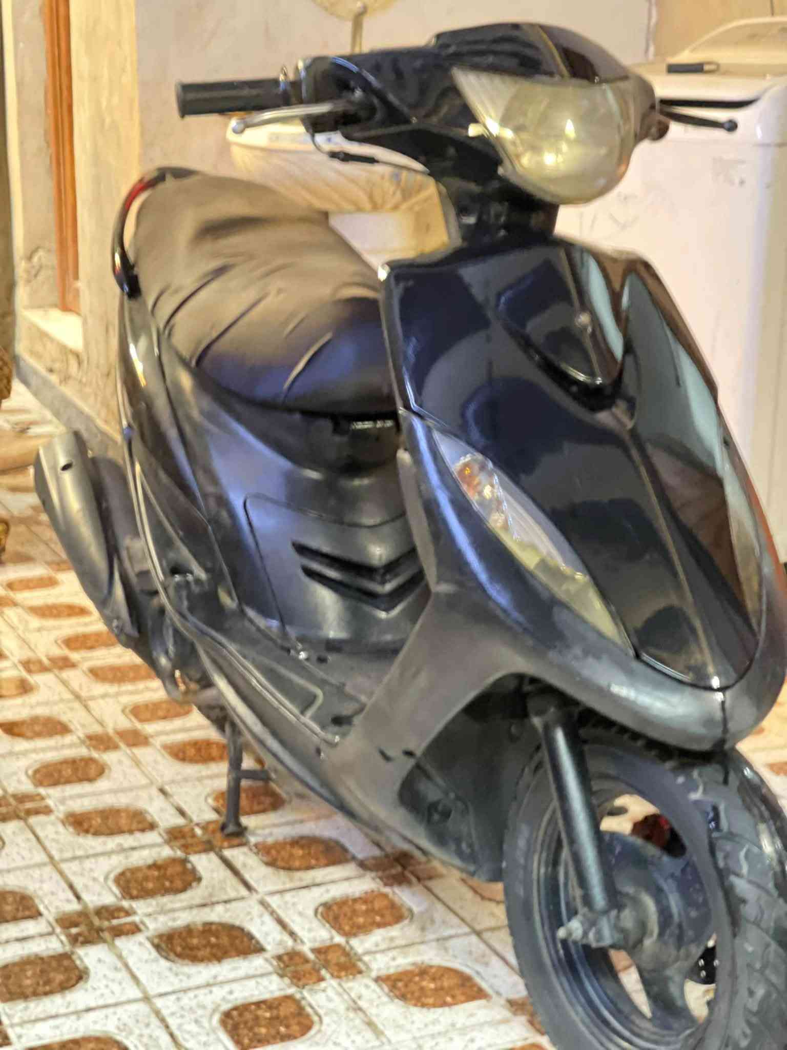 السلام عليكم 
شباب ماكس عدله للبيع او مراوس ب سكنس فحل نوزل 
دراجه مكينه بلاديه نكر سلف هندر ماشاء الله 
دراجه كهربائياتها كلها شغاله من الطول لطول كلاجات رياضي شلعه بطناش الدراجه خير من الله 
السعر ٦٠٠ وبيها مجال المكان كاظميه 
الرقم *********** فقط واتساب
