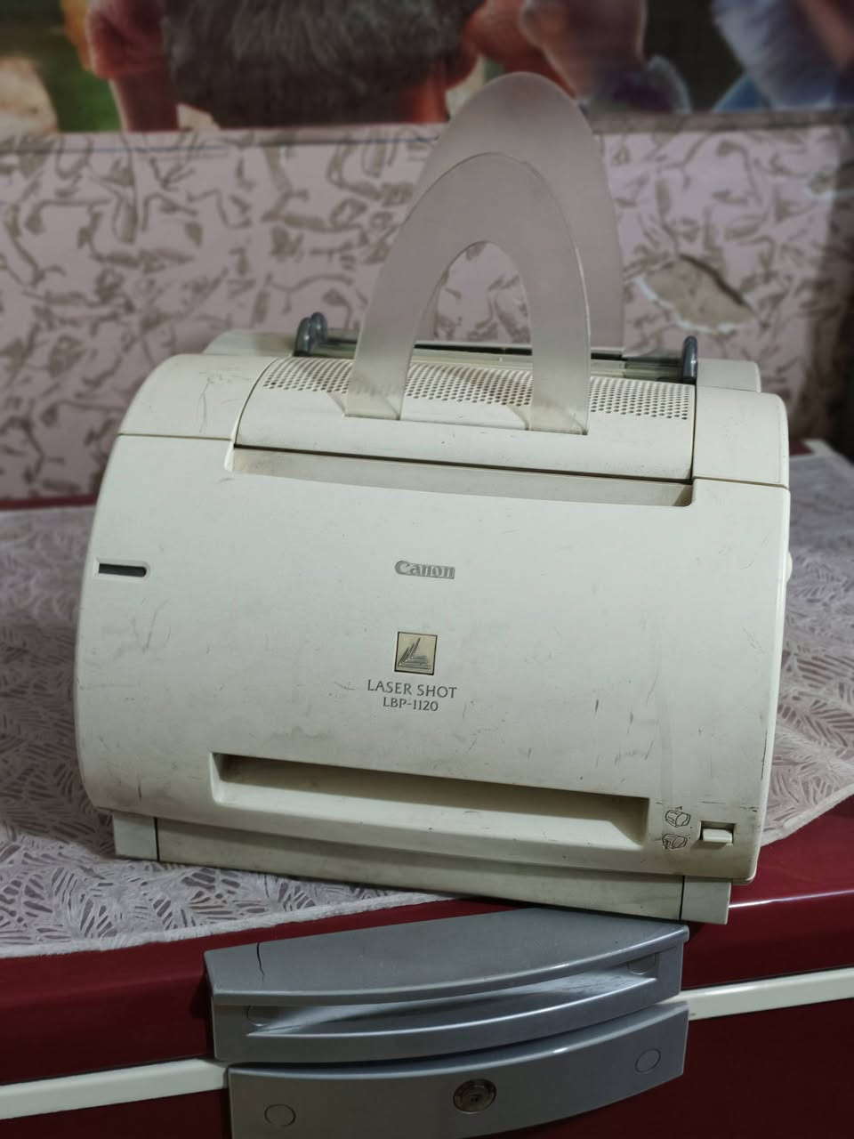 طابعة كانون lbp1120 🟠
الطابعة تشتغل بشكل طبيعي مابيها اي خلل 

الملاحظات 🛑

الطابعة مابيها كاترج ويمكن شراء كاترج الهة بسعر 10 الاف 🟤

ياتي مع الطابعة سلك الطباعة مع سلك التشغيل🟤

المواصفات الكاملة بالصورة الثالثة🟤

السعر : 45 الف🟠 + يوجد توصيل لجميع محافظات العراق 🚚 

***********

نص مكتوب في الصور:
- للبيع: طابعة ليزر كانون Canon LBP-1120
- الماركة: Canon
- الموديل: Laser Shot LBP-1120
- نوع الطباعة: ليزر أبيض وأسود
- (Monochrome Laser)
- نوع الحبر: حبر كارتدج اقتصادي جداً
- ومتوفر وسهل التعبئة (Canon EP-22 /
- (HP 92A
- المنافذ: توصيل USB مباشر
- الأداء: طابعة عملية وقوية جداً ومناسبة
- للمكتبات والأعمال المكتبية الخفيفة
- والاستخدام المنزلي