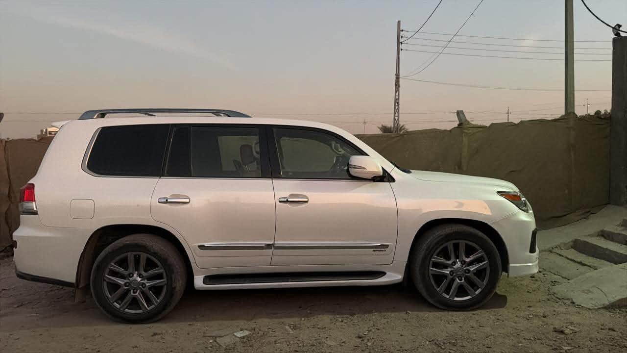 للبيع .. تحفة اللكزس LX570 موديل 2012
ظيفة، جاهز وقوي، غرف وتبريد ثلاجة، ماشي بحالة ممتازة وكتلوكاتها وكاعيتها نظيفة حيل. السيارة ما محتاجة قطرة غراض، محاتية دقة صاعقة، توب بمعنى الكلمة وصورة تحكي عن نفسها.
المواصفات البارزة:
محرك 8 سلندر
تبريد راسي، شاشات، فتحة سقف، وكل إضافات الفئة الفخمة.
الصدر والكَير والمحرك على الشرط.
مكان السيارة: [: بغداد_البلديات]
السعر: [330 وبيه محال للطيين]
رقم الاتصال: [***********]
وما نختلف ويا الخيرين إن شاء الله.
السونار مرفق معا المنشور وتحياتي الخوتي 🙏🏻
