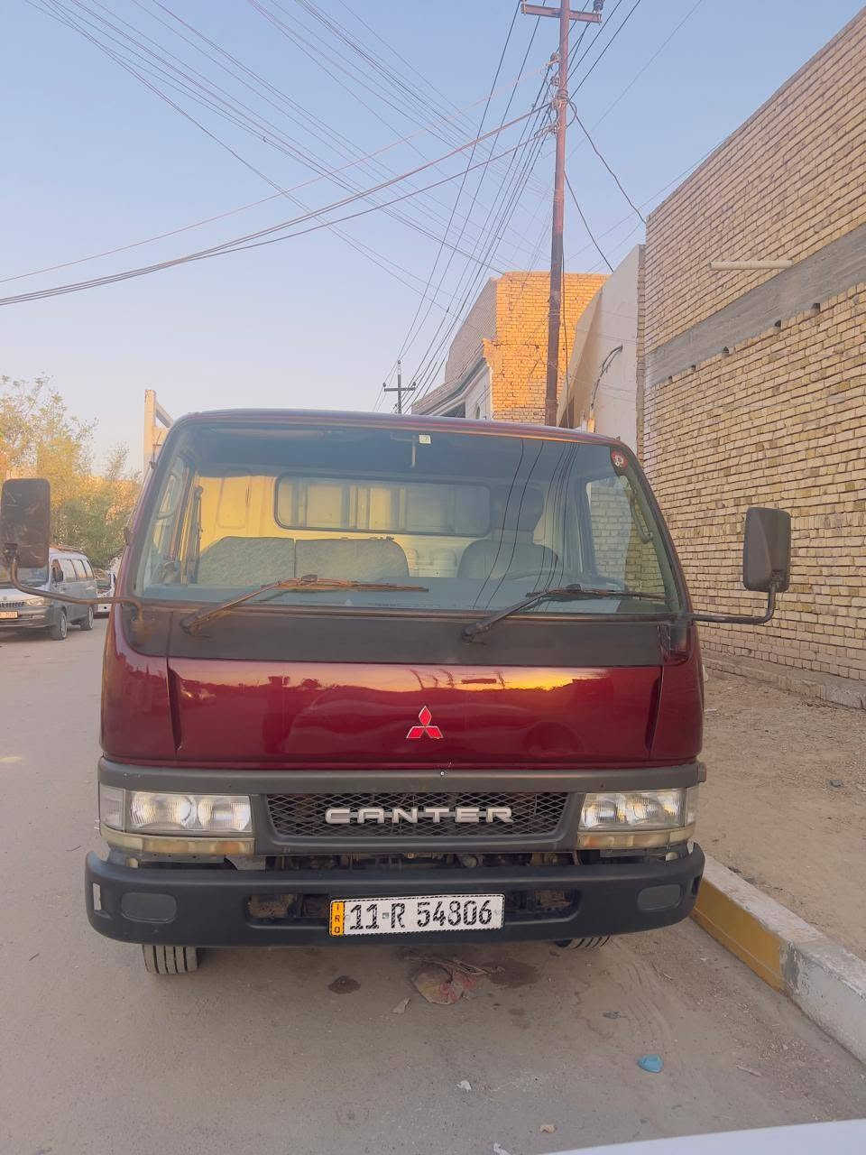 كنتر ميتسوبيشي موديل 1993 البدي مكبر الطول 5 متر  امداور ثاني يوم السعر 95 بيه مجال المكان ناصريه الرقم ***********
