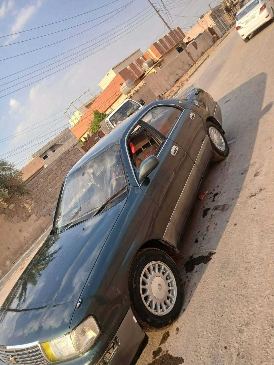 سياره بطه 1992 سياره كير شرط انطي بيه المحرك بيه بستم واحد بكن سياره لل بيع سياره السنويه 29 رقم نينوه السعر 50  ونتصل وتدلل رقم الهاتف ***********
