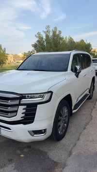 لاندكروز VXR • ٢٠٢٣ • ٣٣٠٠٠ كم
