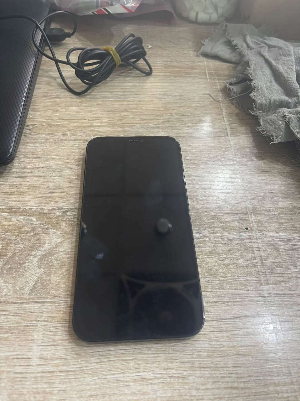 سلام عليكم 12pro max
بطارية 77
ذاكرة ٢٥٦
جهاز ممفتوح
رايدة ٤٠٠ وبي مجاب قليل
مكاني بغداد البياع 
***********
