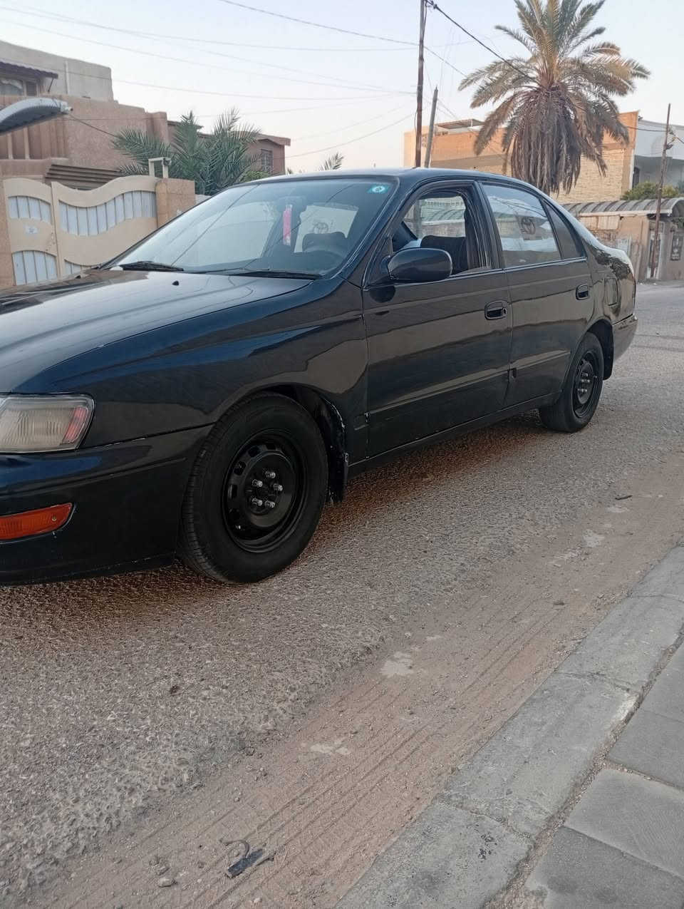 كرونا موديل 95رقم بغداد لون زيتوني  بسمي سنويه لل29 صاعده هزه قبل اسبوع كير ومحرك مكفوله من الكص والنقل والاصوليات  بيه ضربه جاملغ خلفي ما واصله للحوض كير ومحرك جدد حداديه امامي خلفي جدد كهربائيات كله شغاله تبريد عاطل  غرفته حلوه سياره جاهزه وناعمه مكان السياره نجف السعر 36ورقه وبيه مجال قليل اتصال *********** شريحه وواتساب ماعندي ماسنجر ولا متواجد ع الفيس
