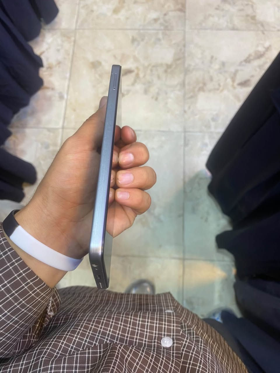 جهاز هوت 60 
ذاكره 256
خطين 
ما مفتح 
كله بلادي 
160 بي مجال 
تواصل 
***********
