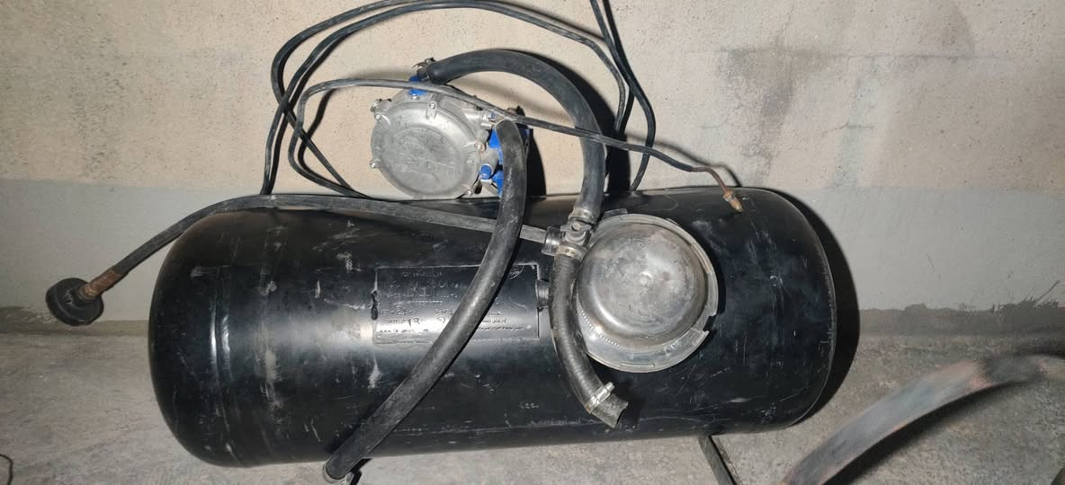 بۆفرۆشتن غازی ئێرانی بەشەرتی هەموو شتێک
گلاتۆری فرۆمی اسڵی شەریکەی لەگەڵە بۆ 4 پستۆن و 6 پستۆن و 8 پستۆنیش دەبێت قلینە کەتاوت سۆندە سەری ملەبەخ بۆڕی خاز هەموو شتی لەگەڵە  غازەکە نوێ نەبوو نەتەوێ بەشەرتە نرخی 155 مەجال *********** أربيل, العراق
