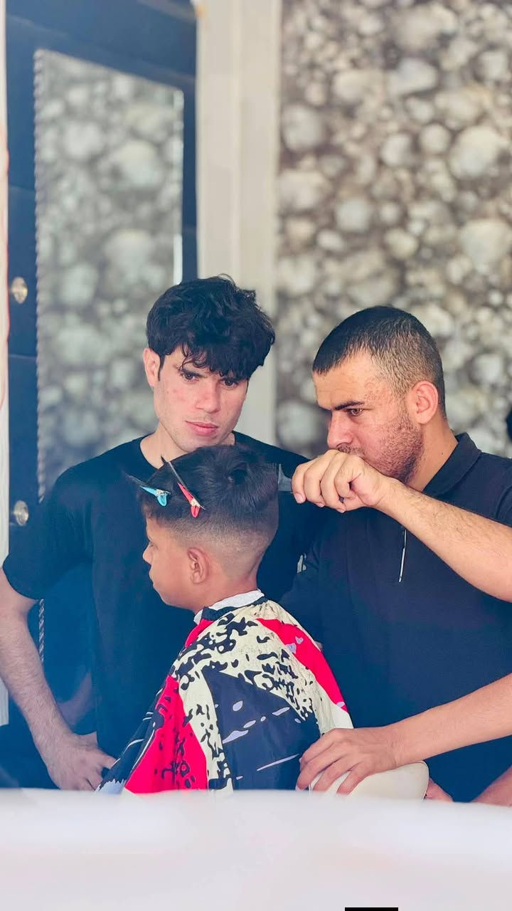✂️ دورتنا مستمرة والتسجيل ما زال مفتوحًا ✂️
إذا كنت ترغب بتعلّم مهنة تضمن لك فرصة عمل ودخلًا جيدًا، فهذه فرصتك.
نعلن عن استمرار دورة تعليم الحلاقة الرجالية، مع تدريب عملي ومتابعة خطوة بخطوة حتى إتقان المهنة.
📍 المكان: بيجي – قرية المالحة.
🗓️ الدوام: جميع أيام الأسبوع ما عدا الجمعة.
⏳ مدة الدورة: شهر واحد، وإذا احتجت وقتًا إضافيًا فسيتم منحه لك حتى تتقن المهنة بإذن الله.
💵 أجور الدورة: 100 ألف دينار فقط.
✅ تدريب عملي مكثف.
✅ تعليم جميع أساسيات ومهارات الحلاقة الرجالية.
✅ مناسب للمبتدئين ومن لا يملك أي خبرة.
📞 للاستفسار والحجز: ***********
واتساب ***********
⚡ سارع بالحجز، فالمقاعد محدودة، والتسجيل مستمر الآن.
