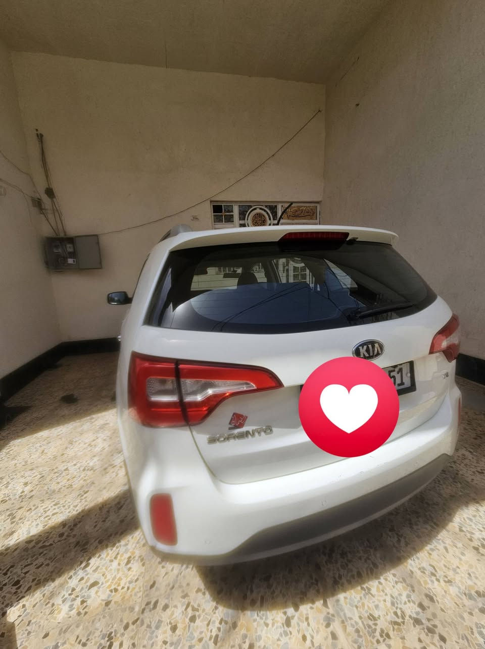 سورنتو ١٥ كفاله عامه
٦ سلندر محرك وكير مكفولات 
لون ابيض كويتيه سبع راكب ٣ قطع تبريد 
كشنات تدفئه تبريد
كامرات ٤ دواره
جرس ١٢٠
سعر ١٧٥ وبيه مجال 
للاستفسار  *********** 
العماره
