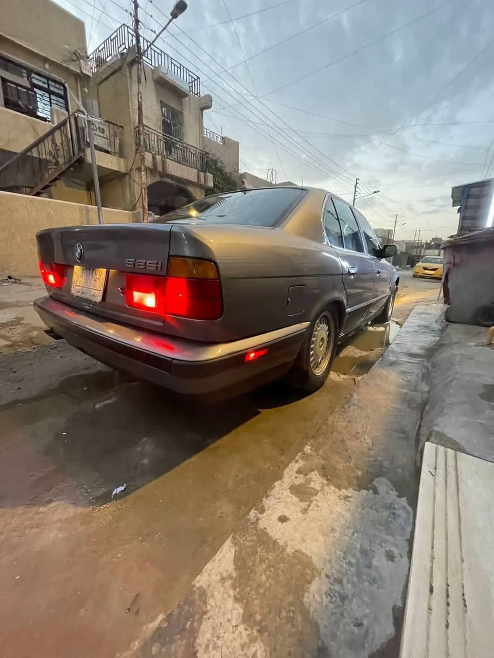 ٥٢٥ تعمير جديد
فتحه 
مري كهرباء 
موديل ٩١ 
٤٨ وبيها مجال 
***********
