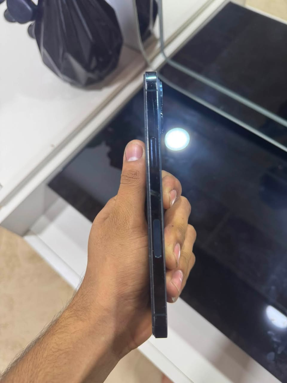 12 برو ماكس ذاكره 256 البطاريه 100 كلشي مبدل بي كله قطعه مبدله اصليه وكاله ملحقاته كلها ويا كارتونه وكيبل جهاز نضيف وحلو سعره 325 مكاني بصره حيانيه حي الحسين رقمي *********** الشراي يجي خاص وذا للمراوس اراوس
