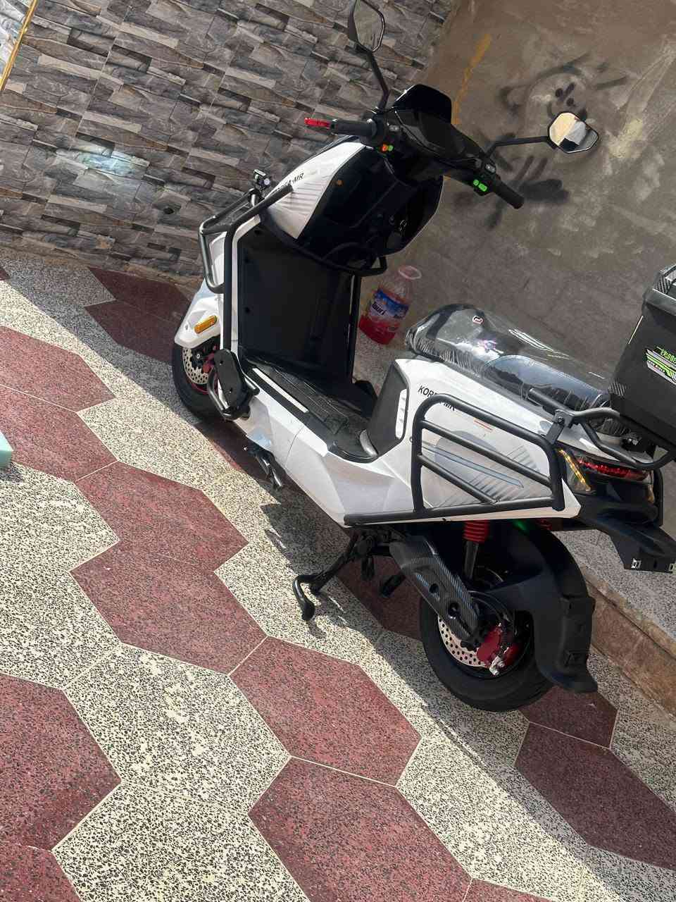 السلام عليكم
دراجة كوري 
موديل 2026
موطورجديد 

اخو الزيرو مستخدم 
بطاريات6على فحص 
فول مواصفات 
نظام Rنظام P
مخرج شحن USp
اشاير يمنه ريسره دبل اشاره 
السعر 950وبي مجال 
المكان الانبار الرمادي الصوفيه 
الرقم***********
